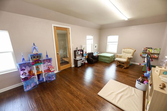 511 3rd St SE, Minot, ND 58701