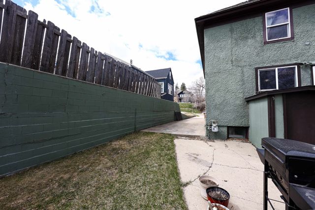 511 3rd St SE, Minot, ND 58701