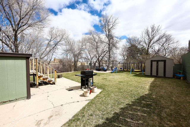511 3rd St SE, Minot, ND 58701