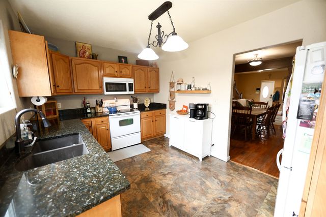 511 3rd St SE, Minot, ND 58701