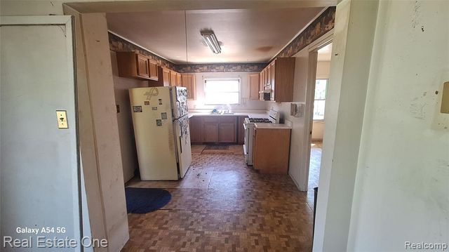28214 Eton Street, Westland, MI 48186
