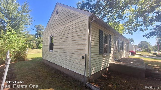 28214 Eton Street, Westland, MI 48186