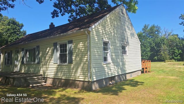 28214 Eton Street, Westland, MI 48186