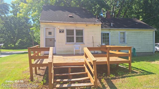 28214 Eton Street, Westland, MI 48186