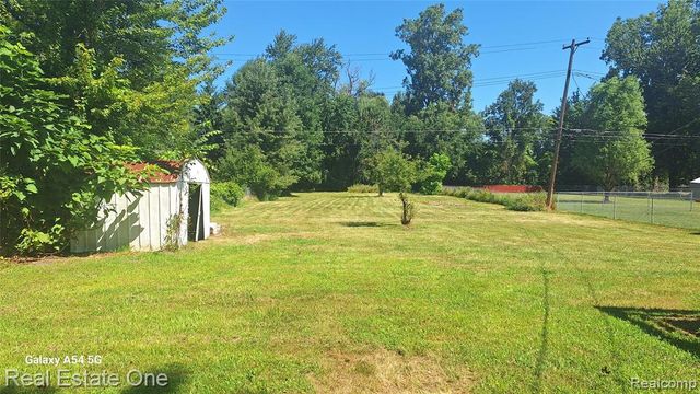 28214 Eton Street, Westland, MI 48186
