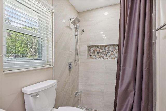 11573 NW 39th Pl, Coral Springs, FL 33065