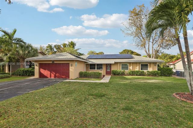 11573 NW 39th Pl, Coral Springs, FL 33065