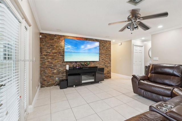 11573 NW 39th Pl, Coral Springs, FL 33065