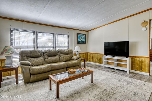 7060 7th Street, Surf City, NC 28445