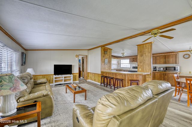 7060 7th Street, Surf City, NC 28445