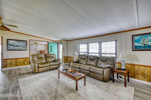 7060 7th Street, Surf City, NC 28445