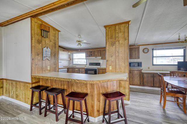 7060 7th Street, Surf City, NC 28445