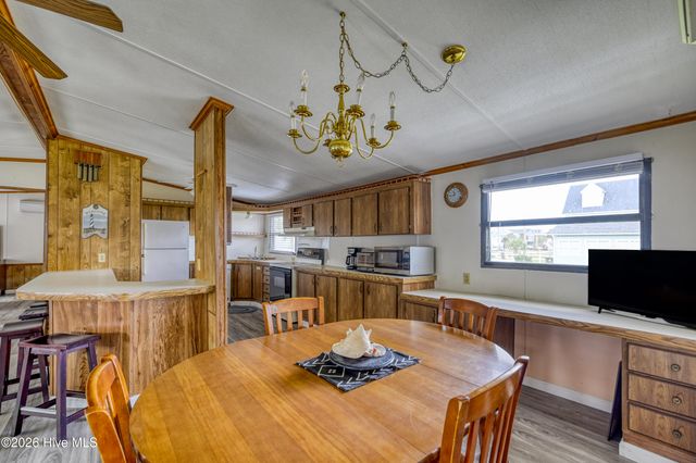 7060 7th Street, Surf City, NC 28445