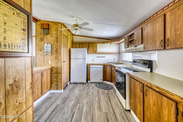 7060 7th Street, Surf City, NC 28445