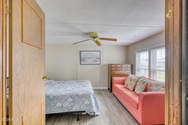 7060 7th Street, Surf City, NC 28445