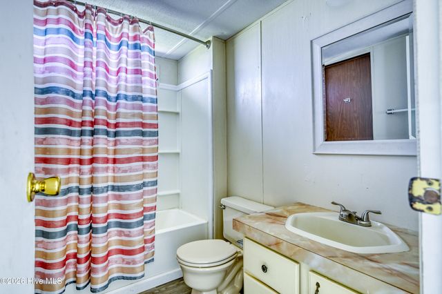 7060 7th Street, Surf City, NC 28445