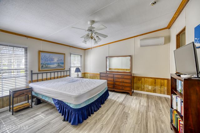 7060 7th Street, Surf City, NC 28445