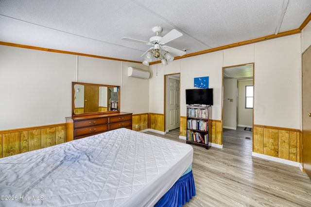 7060 7th Street, Surf City, NC 28445