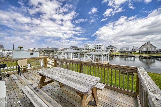 7060 7th Street, Surf City, NC 28445
