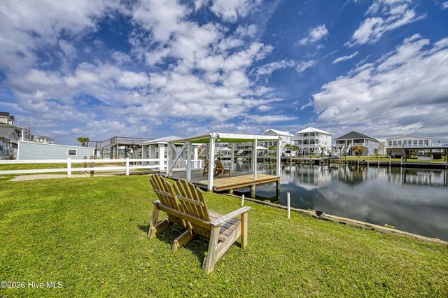 7060 7th Street, Surf City, NC 28445