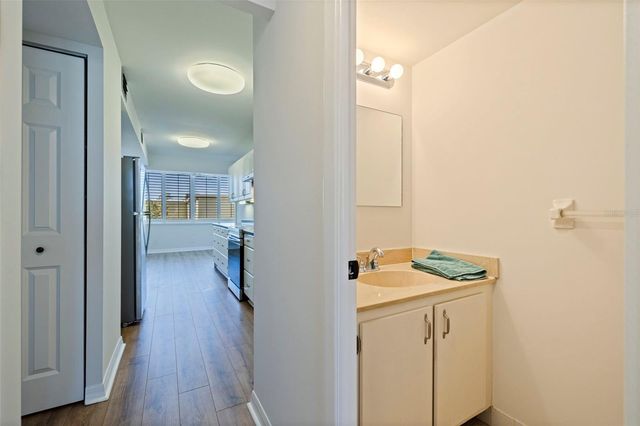 4890 BAY STREET NE 330, St Petersburg, FL 33703