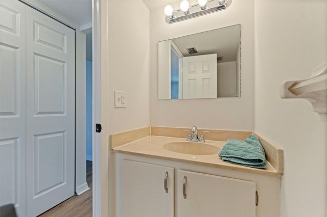 4890 BAY STREET NE 330, St Petersburg, FL 33703