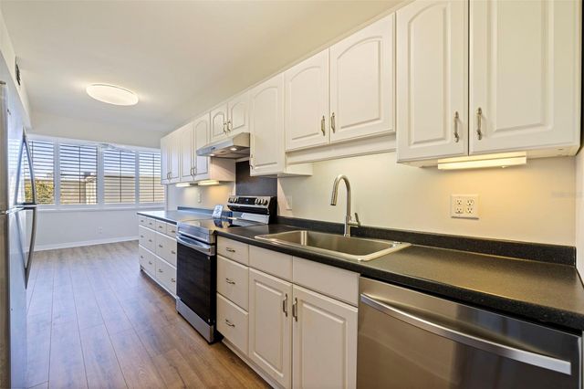 4890 BAY STREET NE 330, St Petersburg, FL 33703