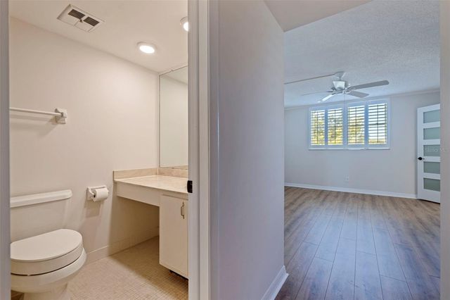 4890 BAY STREET NE 330, St Petersburg, FL 33703