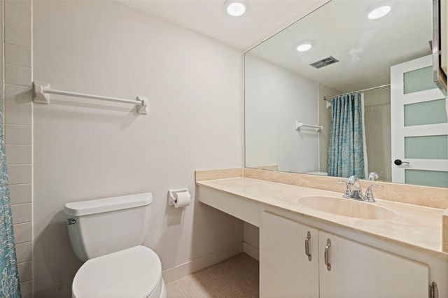 4890 BAY STREET NE 330, St Petersburg, FL 33703