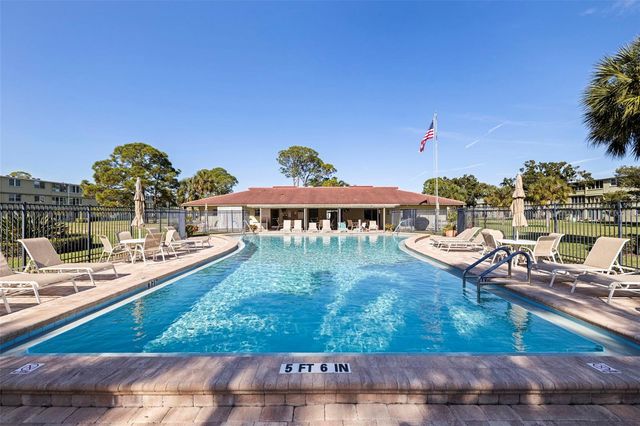 4890 BAY STREET NE 330, St Petersburg, FL 33703