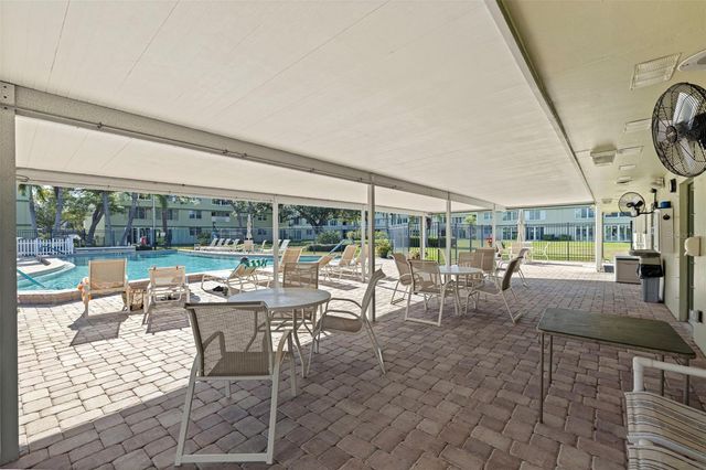 4890 BAY STREET NE 330, St Petersburg, FL 33703