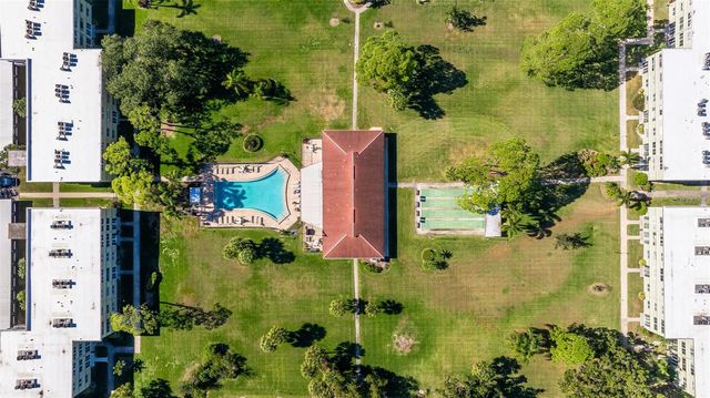 4890 BAY STREET NE 330, St Petersburg, FL 33703