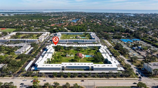 4890 BAY STREET NE 330, St Petersburg, FL 33703