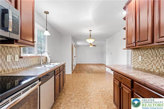 1916 Stonington Road, Bethlehem City, PA 18018