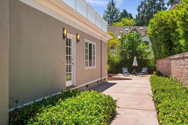 1408 Edgewood Drive, Palo Alto, CA 94301