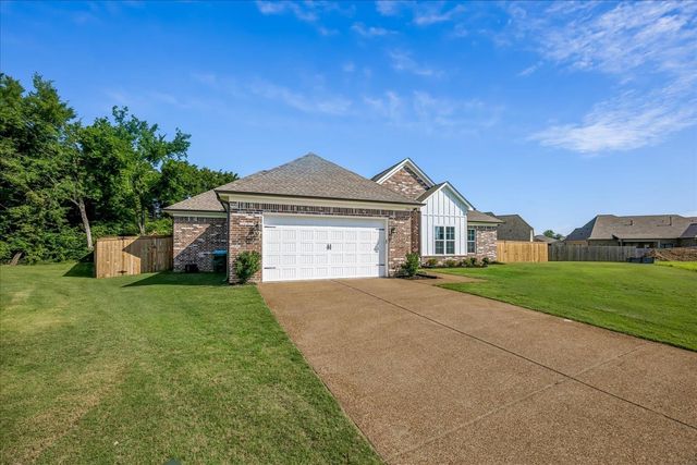 200 OAKLAND RIDGE CV, Oakland, TN 38060