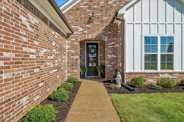 200 OAKLAND RIDGE CV, Oakland, TN 38060