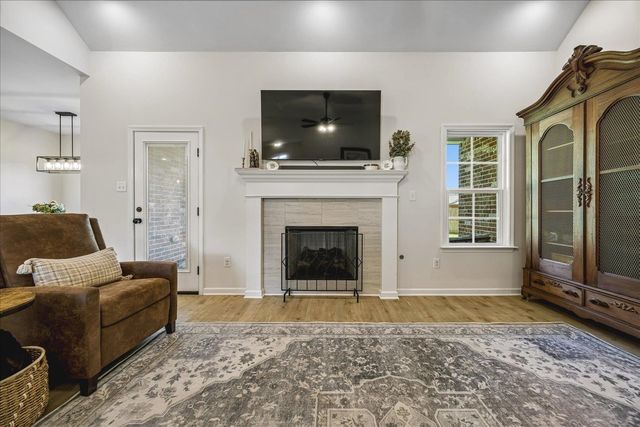 200 OAKLAND RIDGE CV, Oakland, TN 38060