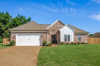 200 OAKLAND RIDGE CV, Oakland, TN 38060