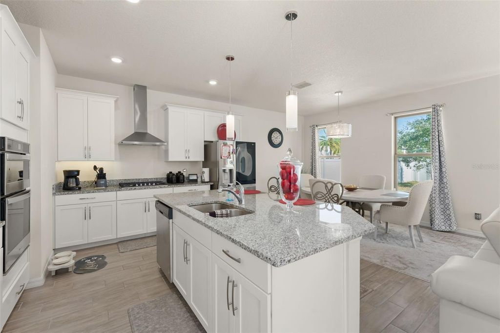 Image 18 of property listing at 9847 AUREA MOSS LANE, Orlando, FL 32832