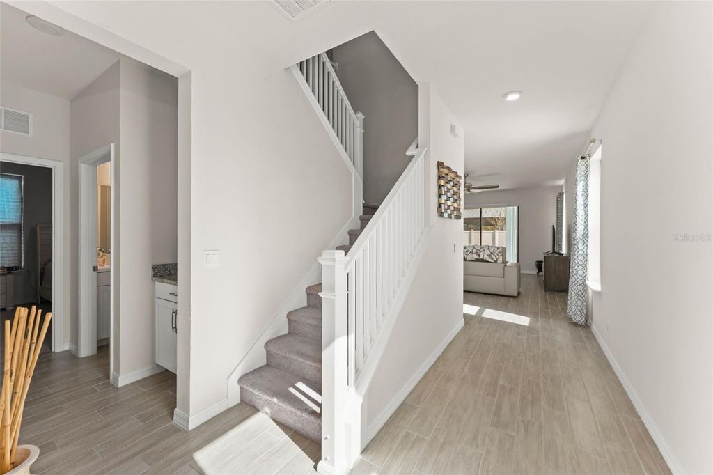 Image 4 of property listing at 9847 AUREA MOSS LANE, Orlando, FL 32832