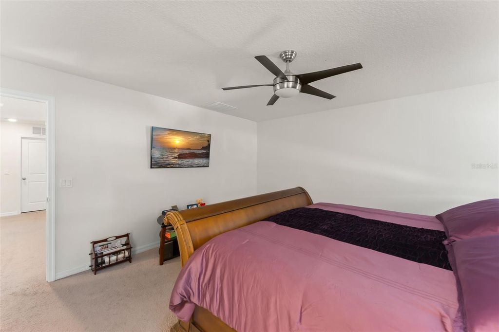 Image 32 of property listing at 9847 AUREA MOSS LANE, Orlando, FL 32832