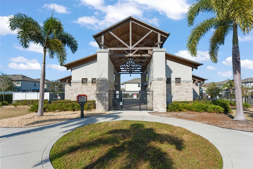 Image 43 of property listing at 9847 AUREA MOSS LANE, Orlando, FL 32832