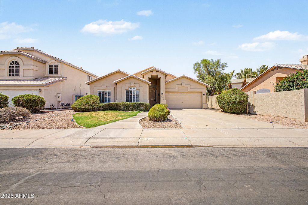 13778 W VERNON Avenue, Goodyear, AZ 85395