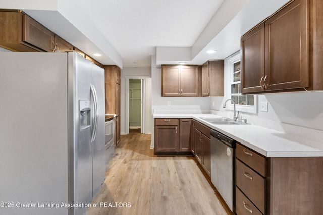 416 Riverview Drive, Dewitt, MI 48820