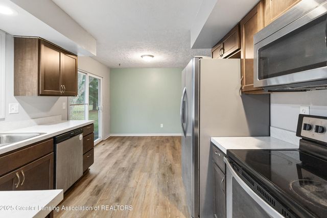 416 Riverview Drive, Dewitt, MI 48820