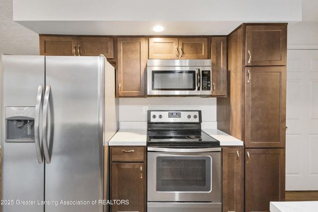 416 Riverview Drive, Dewitt, MI 48820