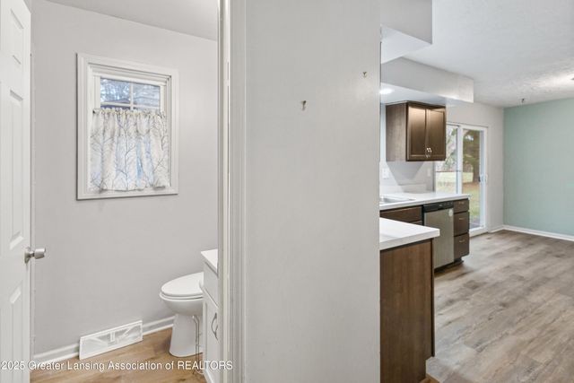 416 Riverview Drive, Dewitt, MI 48820