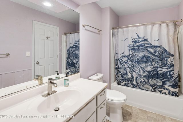 416 Riverview Drive, Dewitt, MI 48820