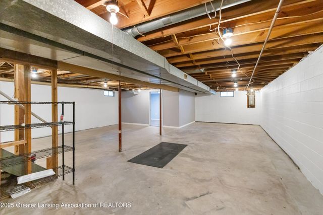 416 Riverview Drive, Dewitt, MI 48820